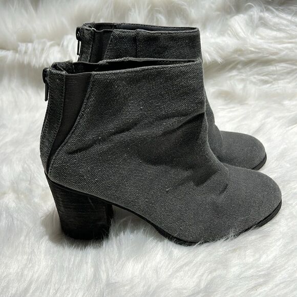 Ecote Gray Canvas Heeled Ankle Boots Size 7.  B74 - Picture 8 of 9